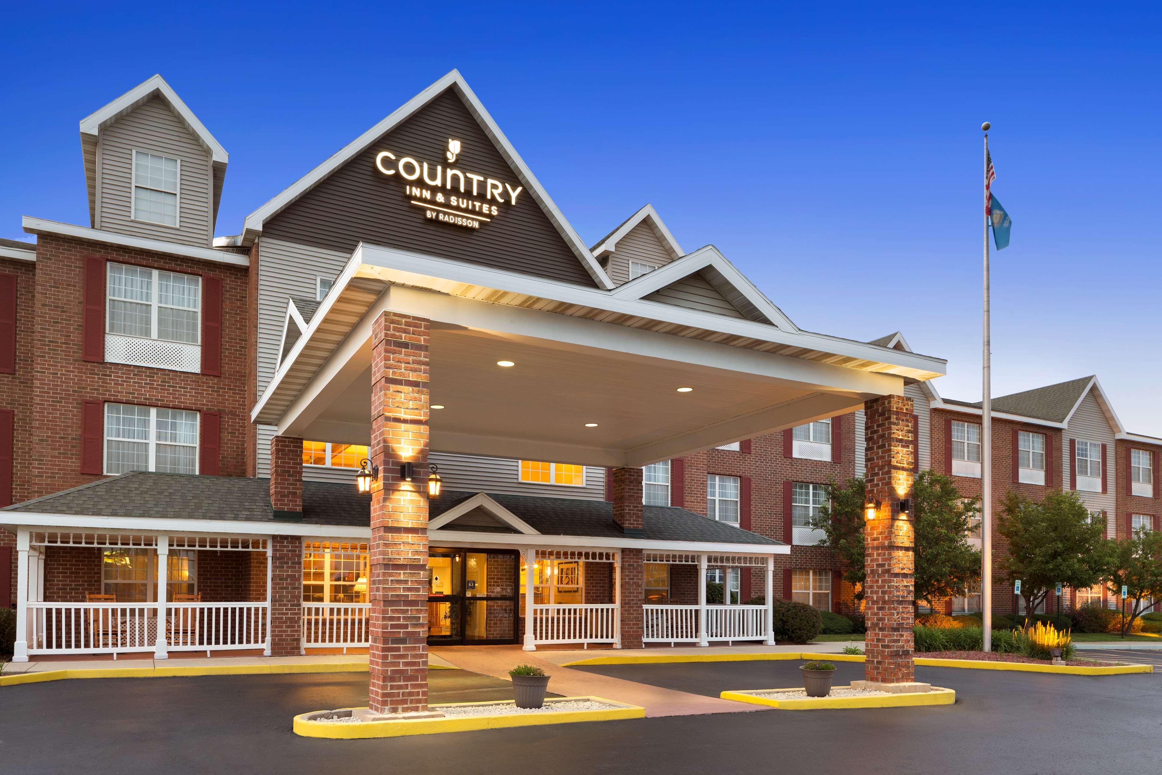 Country Inn & Suites By Radisson Kenosha - Pleasant Prairie Exterior photo